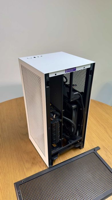 Carcasa NZXT H1 + AIO