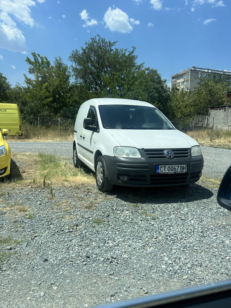 Продавам vw caddy на части 2,0 ecofuel