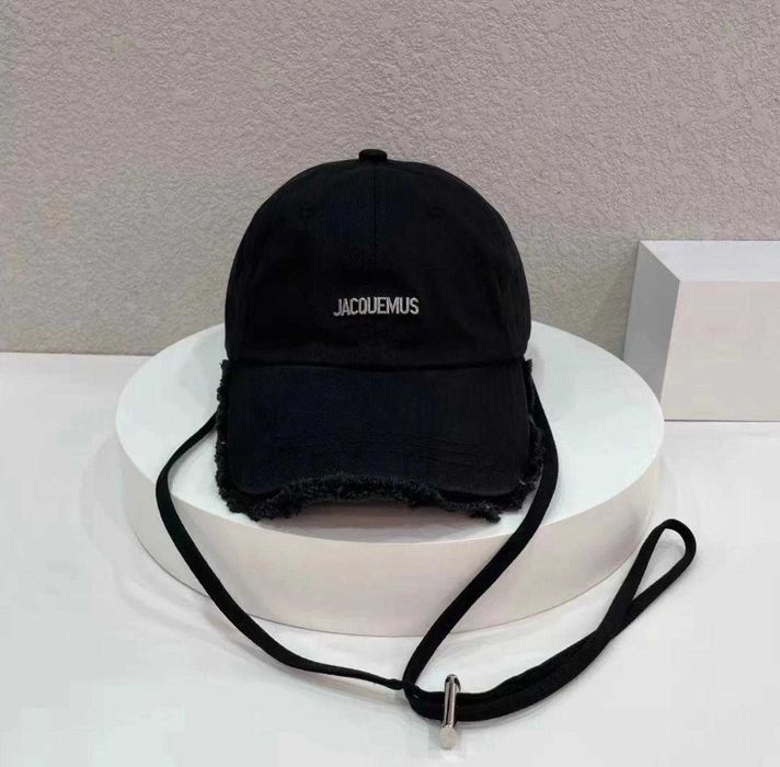 кепка Jacquemus черная, белая и розовая