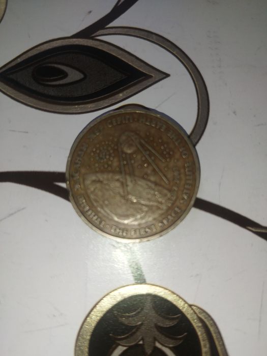 Монета спутник 4 см