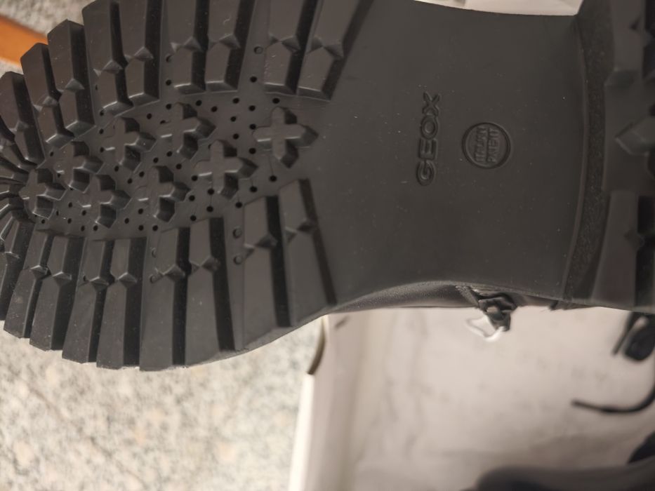 Bocanci dama Geox noi  cu eticheta 39