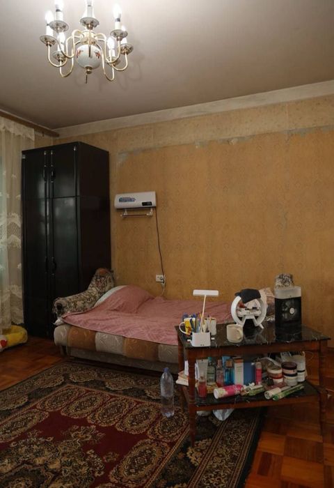 Срочно!Квартира на Шота Руставели 3/5/5 общ пл 70м с обстановкой