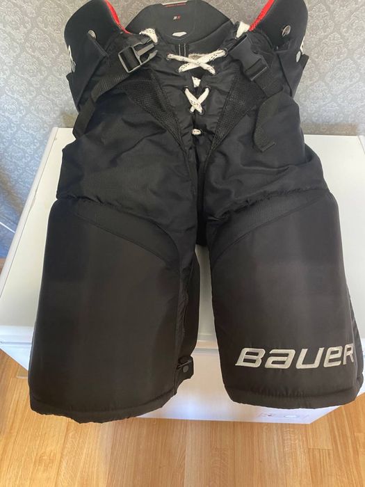 Продам хокейные шорты