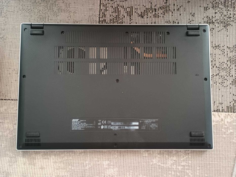 Ultrabook 15" Ryzen 7520u, in garantie; Bateria - 8h~, 512GB / 16Gb