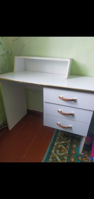 Столик маленький