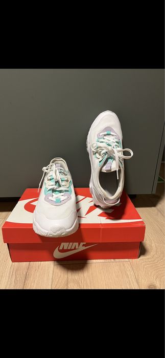 Дамски обувки Nike React Art3mis