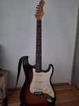Chitara electrica Stagg tip stratocaster + curea