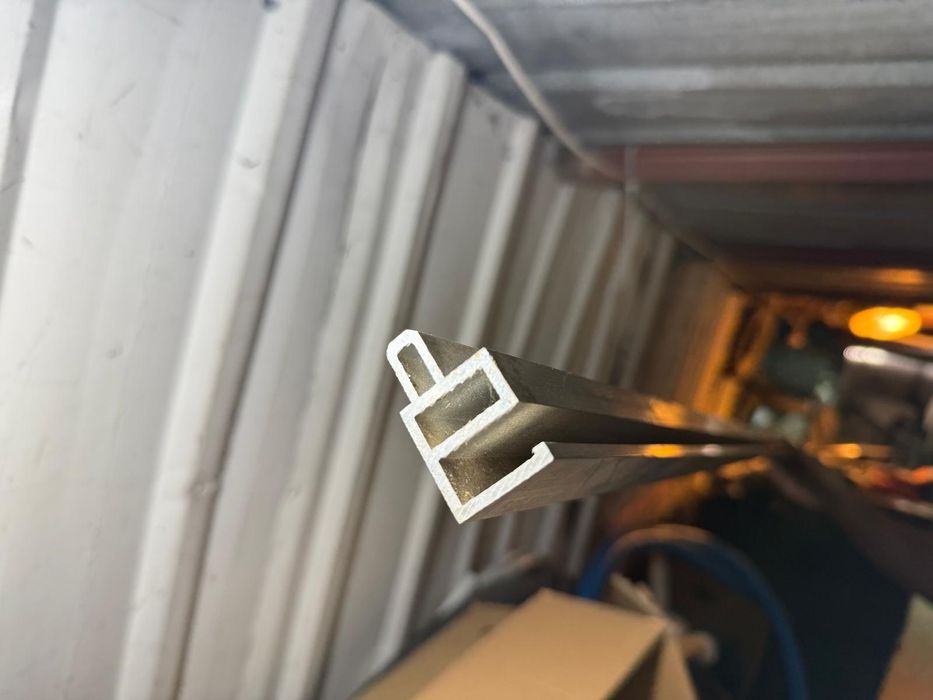 Vand profile de aluminiu