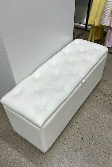 Продается пуфик для бутика/дома