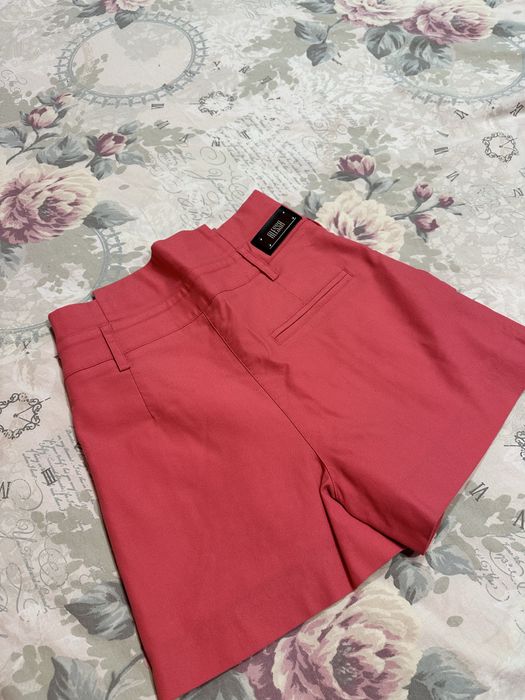 Къси панталонки Alessa