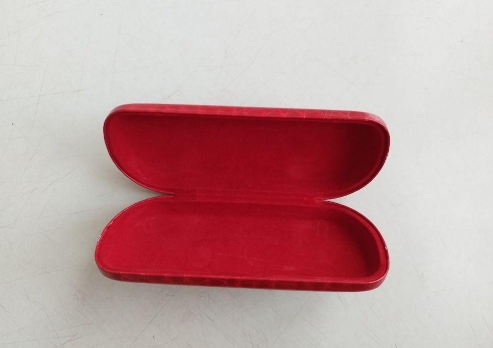 Слънчеви очила GANT, калъф за очила