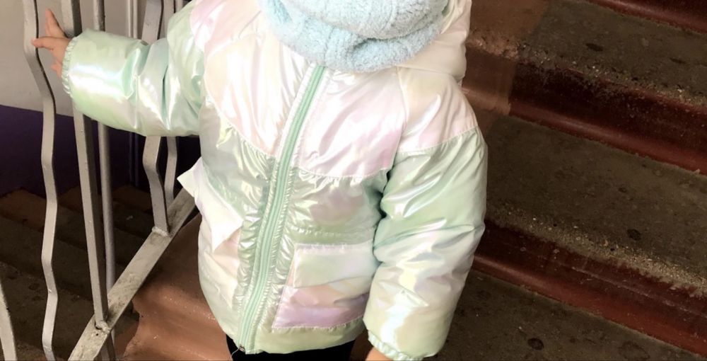 Продам верхнюю одежду 5-6 штук на девочку