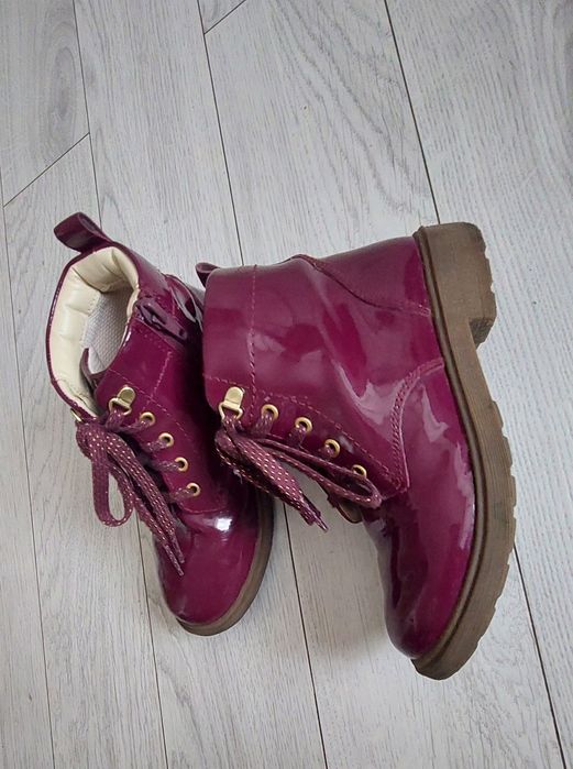 Ghete piele lacuita Clarks nr.30