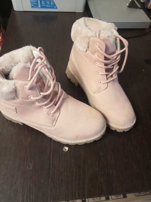 Продам обувь ботиночки женские зимние