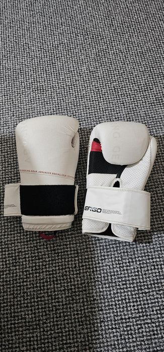 Боксови ръкавици Ergo Outshock 14oz