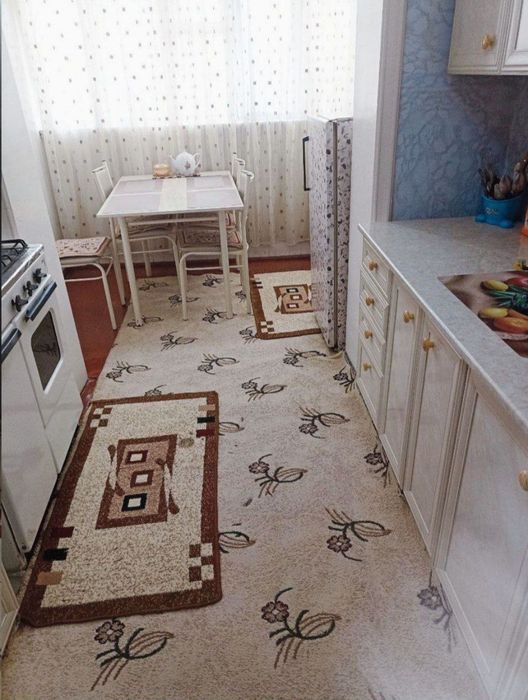 Ijaraga kvartira beriladi Mikrayon bozorcha olda 2 xona 4 etaj