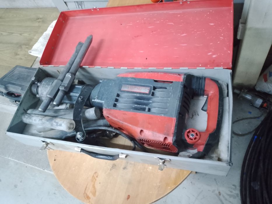 Продам Отбойник молоток