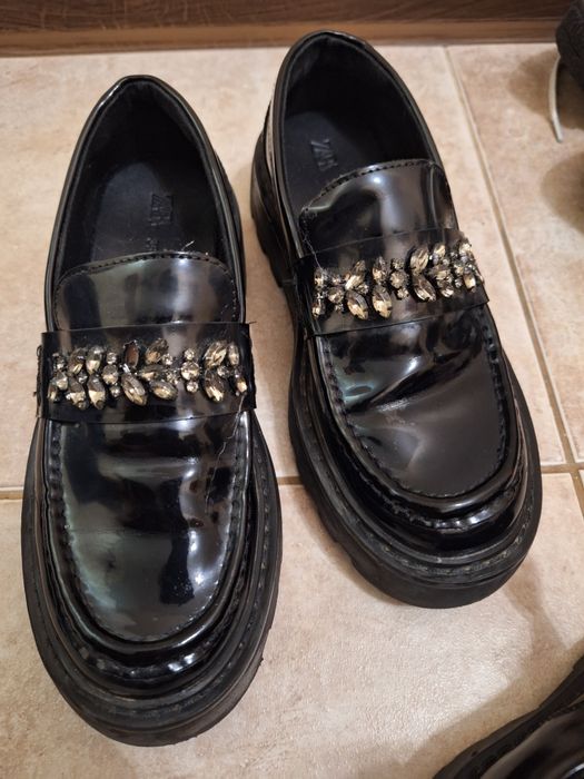 Черни лоуфъри Зара