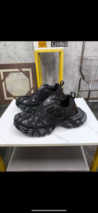 Balenciaga 43 44