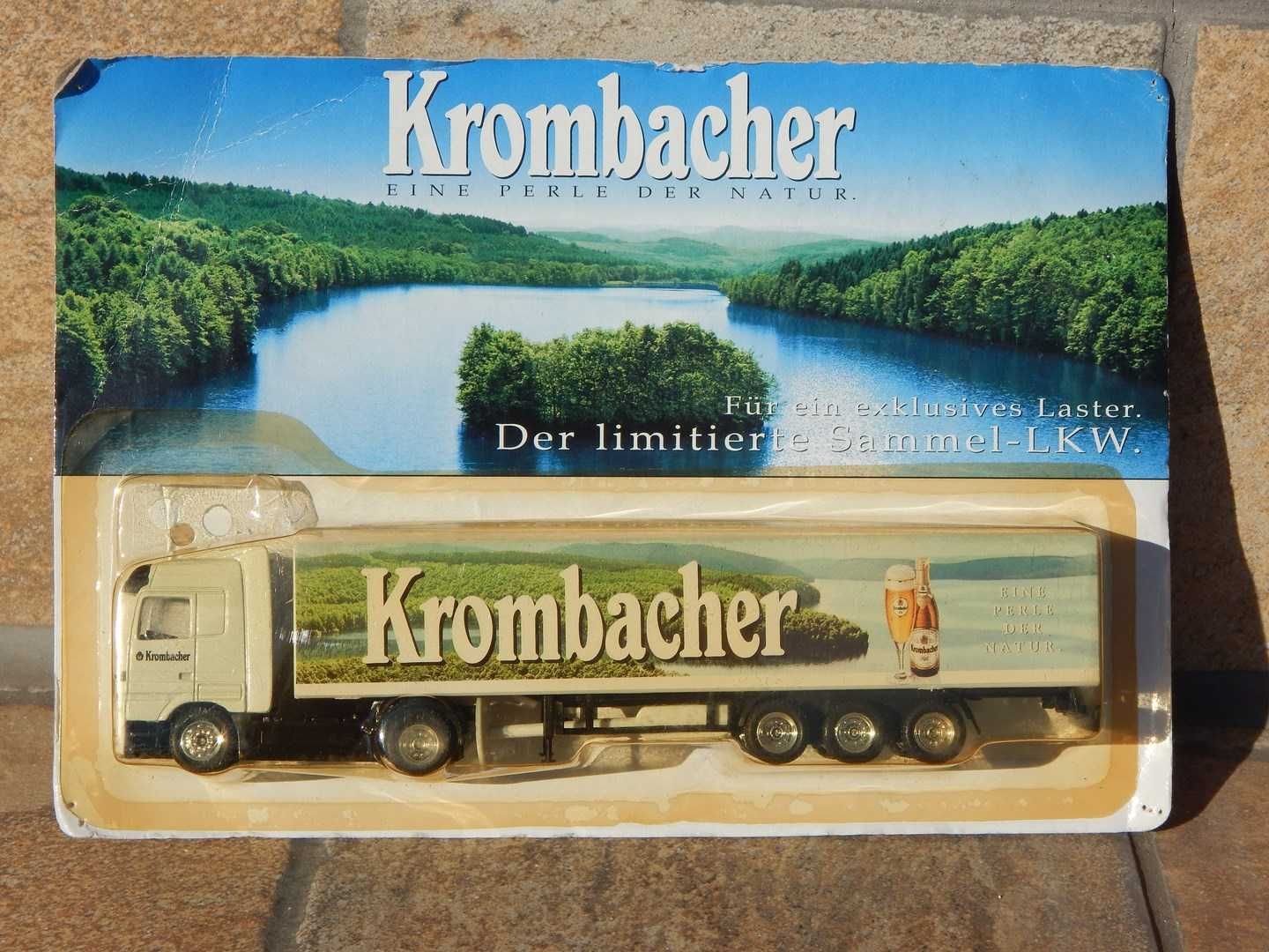 Macheta cap tractor camion Mercedes Actros bere Krombacher 1:87