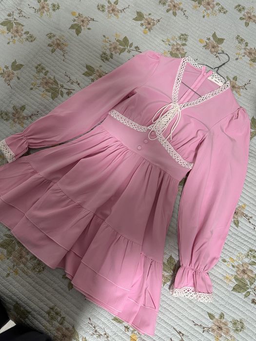 Продаю платья идеально.