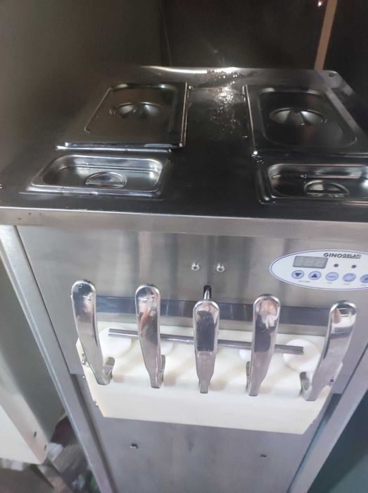 Италианска сладолед машина