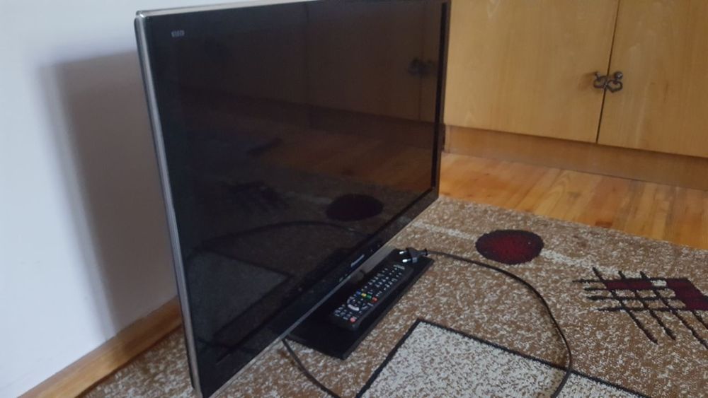 Televizor sotiladi: Panasonic