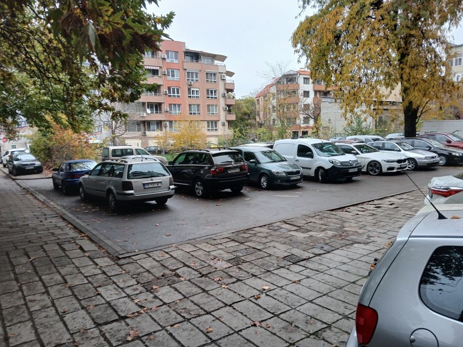 Тристаен апартамент Пловдив кв. Кършиякаа