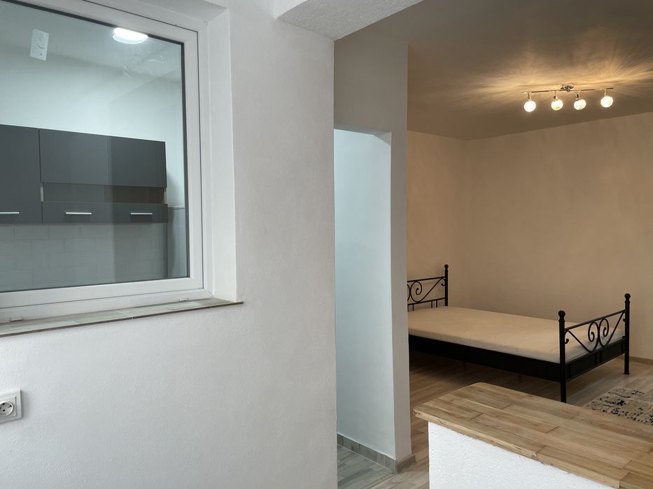 Garsoniera de vanzare, et. 1, Centru - Cugir