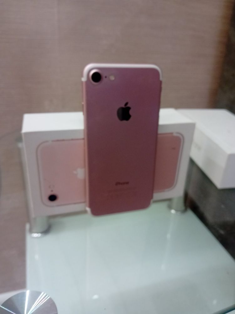 Iphone 7 запазени с нови батерии