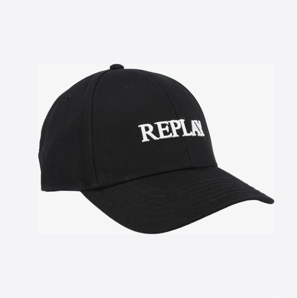 шапка с козирка Replay