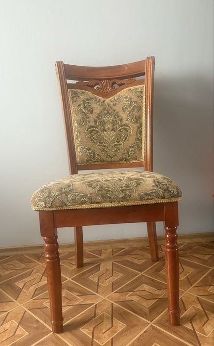 Стулья в гостинную или на кухню.