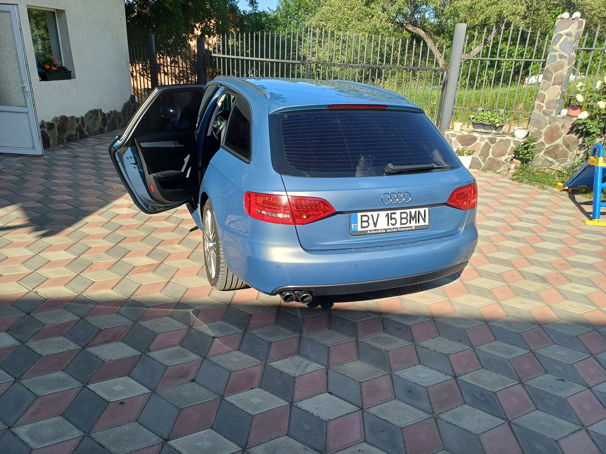 Vand Audi a4 b.8