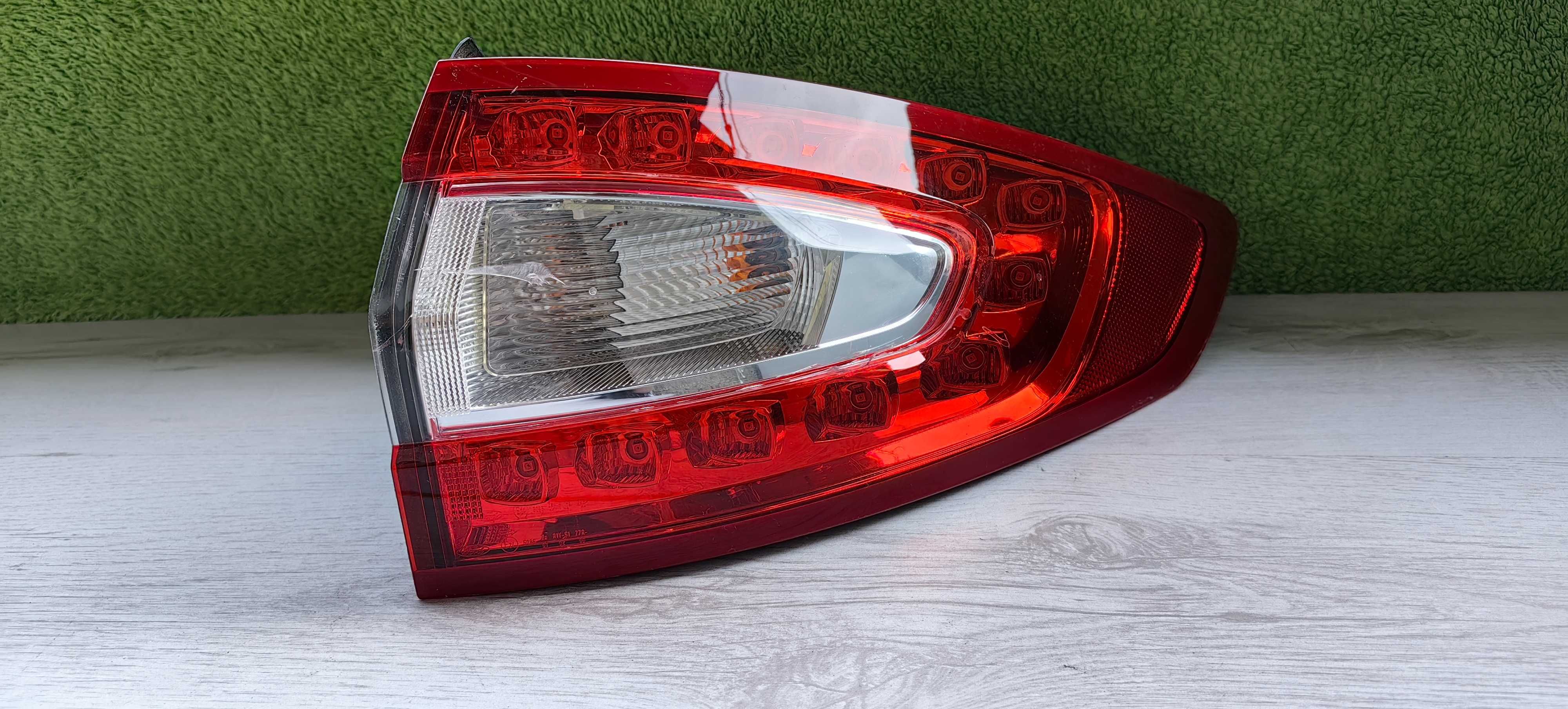 Десен стоп за Ford Mondeo 5 Combi LED / Форд Мондео V Комби ЛЕД
