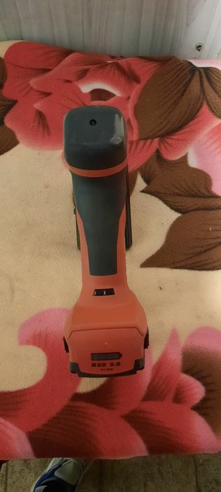 Fierăstrău pendular hilti
