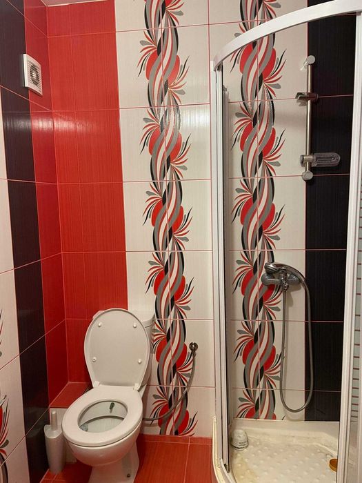 Дава се под наем Двустаен апартамент в Бургас, Славейков - 55 кв.м за 325 € - Снимка #2