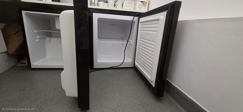 Set mini frigider si mini congelator