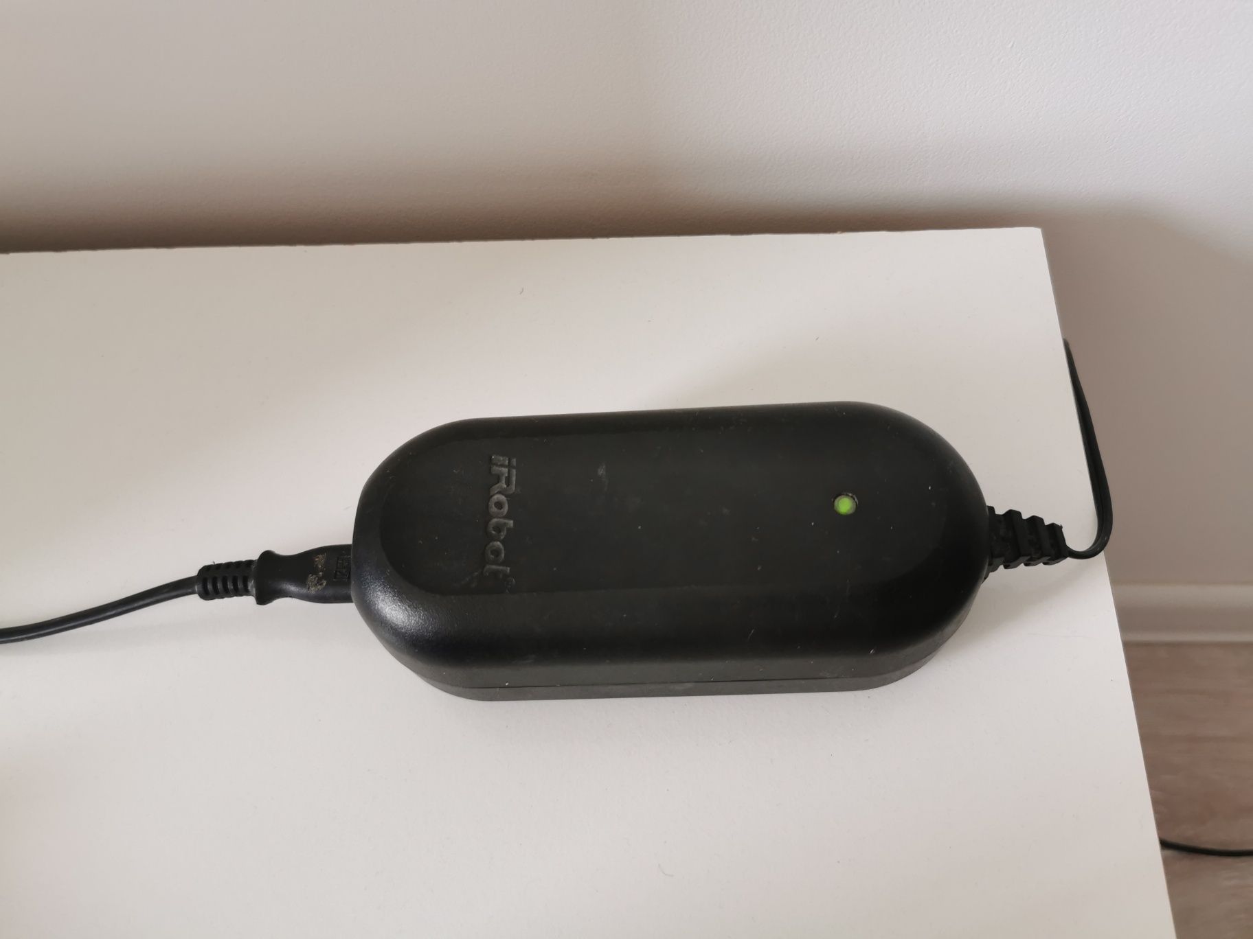 Robot de curățenie IROBOT Roomba cu acumulator NOU.