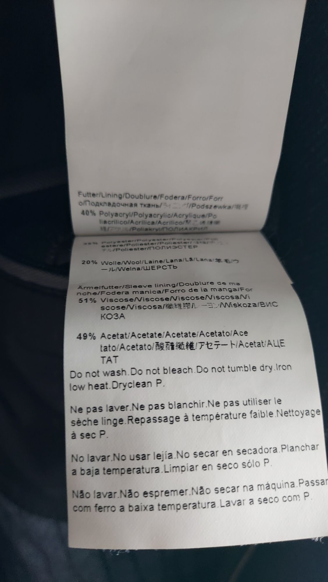 Vând palton Hugo Boss XXL