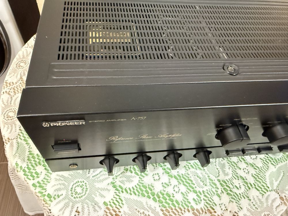 Pioneer A-757 Качествен стерео усилвател