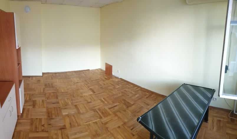 Дава се под наем Двустаен апартамент в Бургас, Център - 65 кв.м за 204 € - Снимка #4