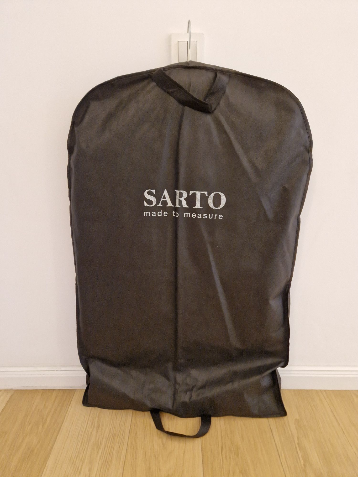 Costum de Ocazie, albastru-negru, brand Sarto, marimea 50/L, ca Nou