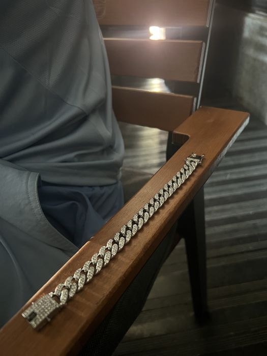 bratari tenis sigilate(cea din poza este a mea)