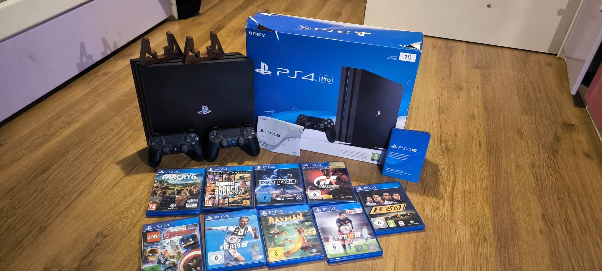 Play Station 4 Pro 2TB