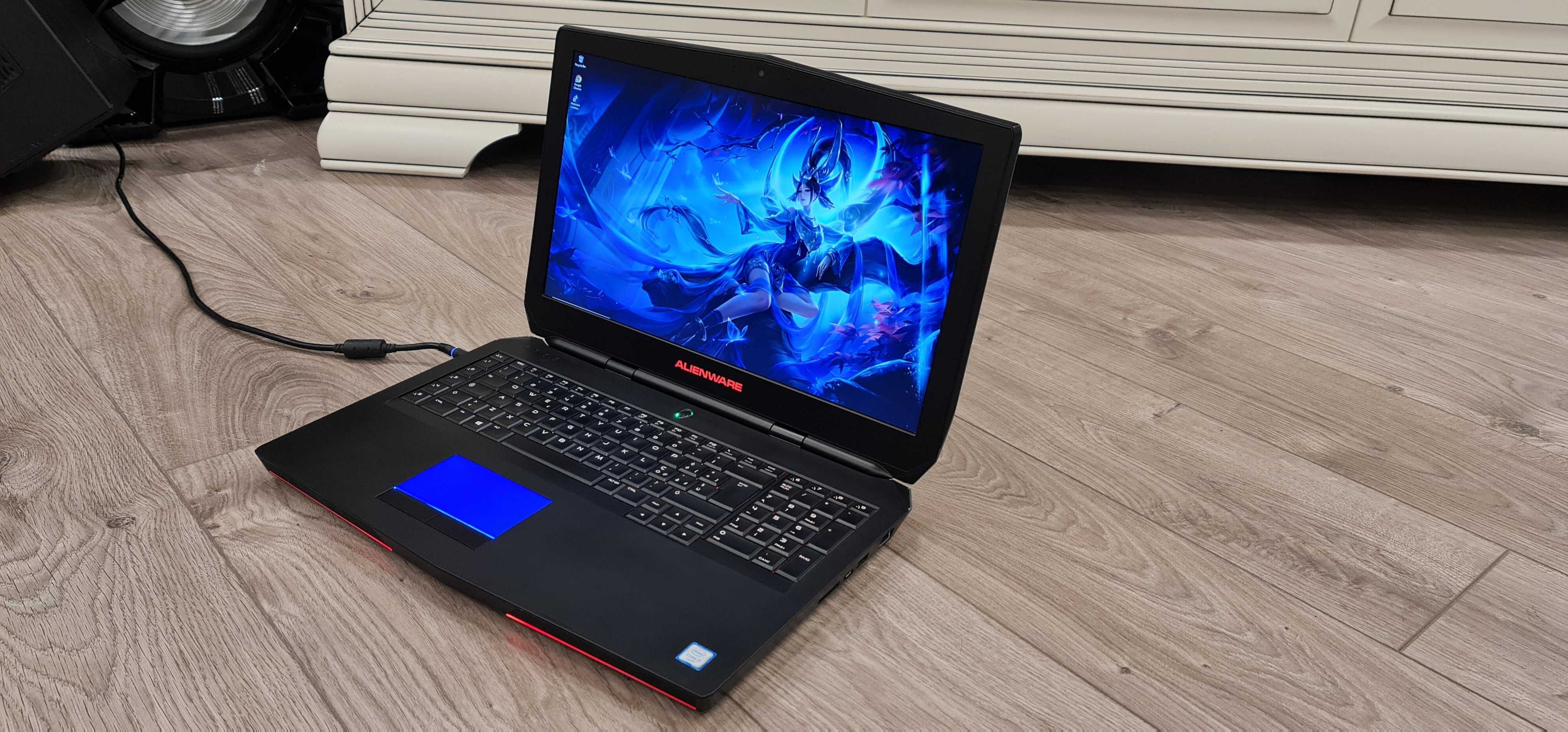 Laptop gaming alienware ,intel core i7- ,video 8 , 17,3 inch, defect