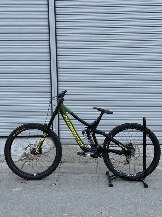 Велосипед за спускане Norco Aurum C7.3 Carbon 2018 27.5 M БЕЗ БАРТЕРИ