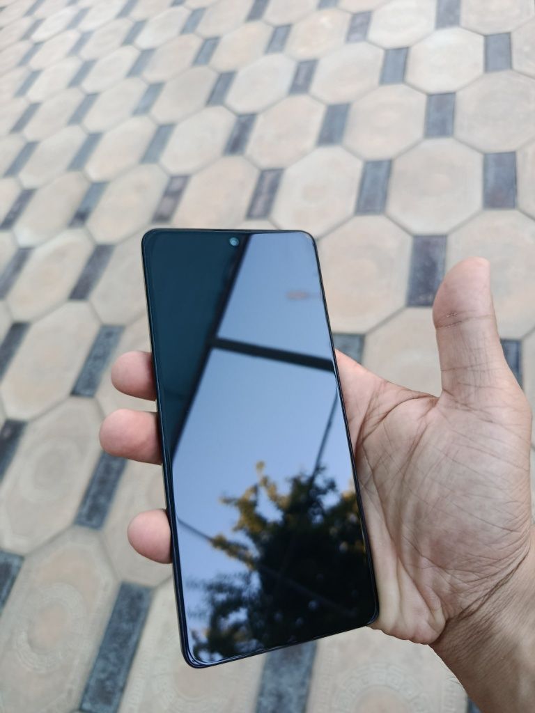 POCO F5 256gb ideal !
