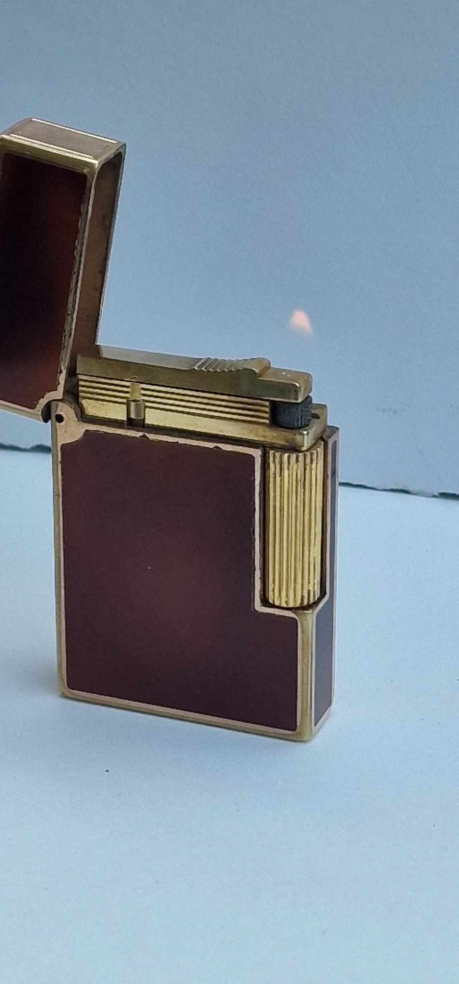 Запалка Dupont .