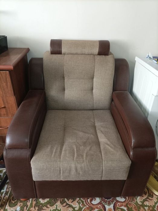 Продается диван + 2 кресла