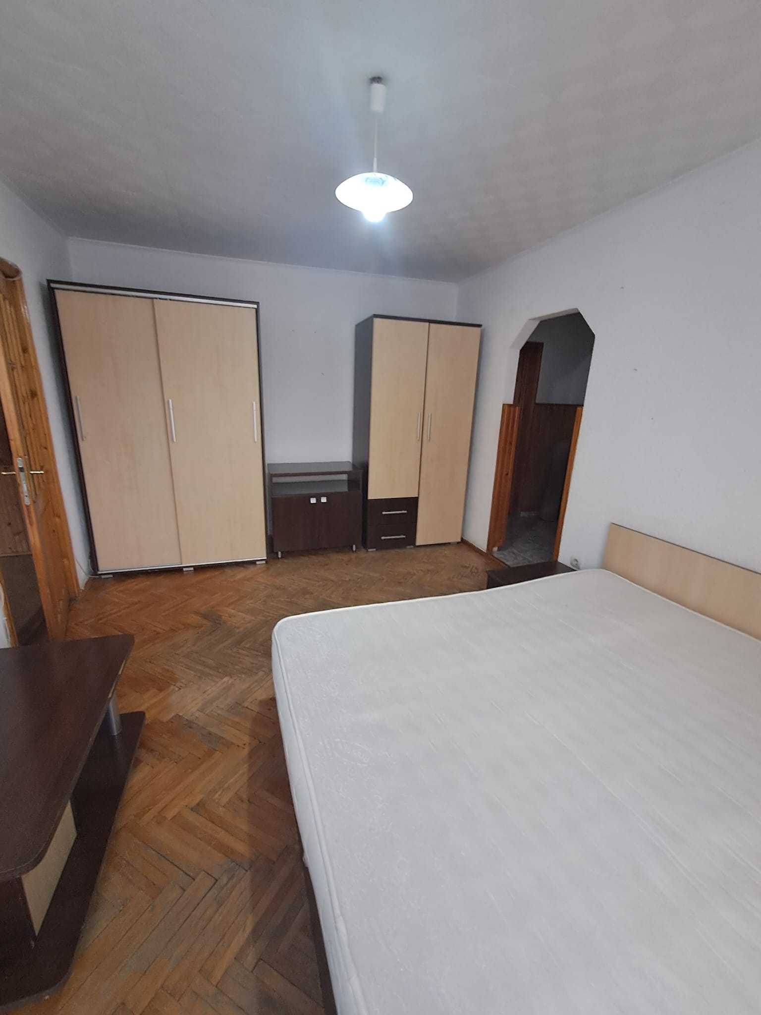 Apartament 2 camere vis-a-vis de magazin Bucovina